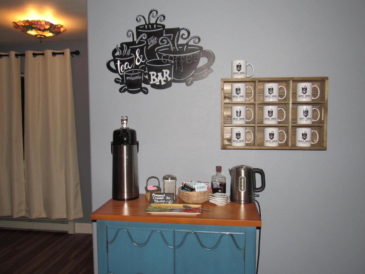 Castle Creek Manor Bed and Breakfast Grand Junction Exteriör bild